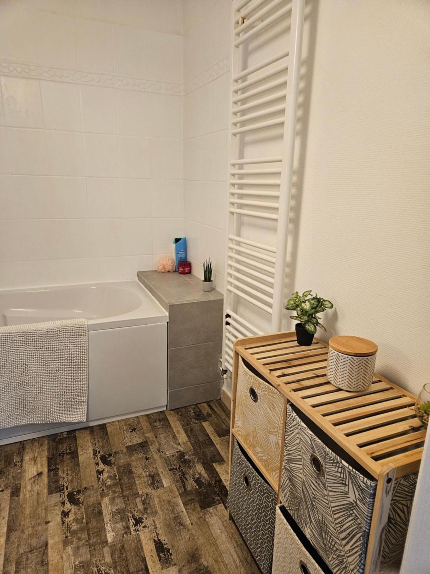 Apartamento Les Bulles Au Feminin Chigny-les-Roses Exterior foto